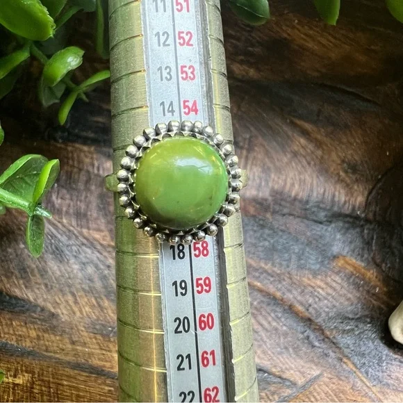 Sterling Silver Kingman Turquoise Ring Size 7.75 Green Round Cabochon Southwest - Picture 11 of 13